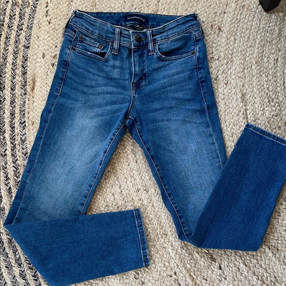 NWOT Aeropostale Mid-Rise Skinny Jeans. Sz 0S